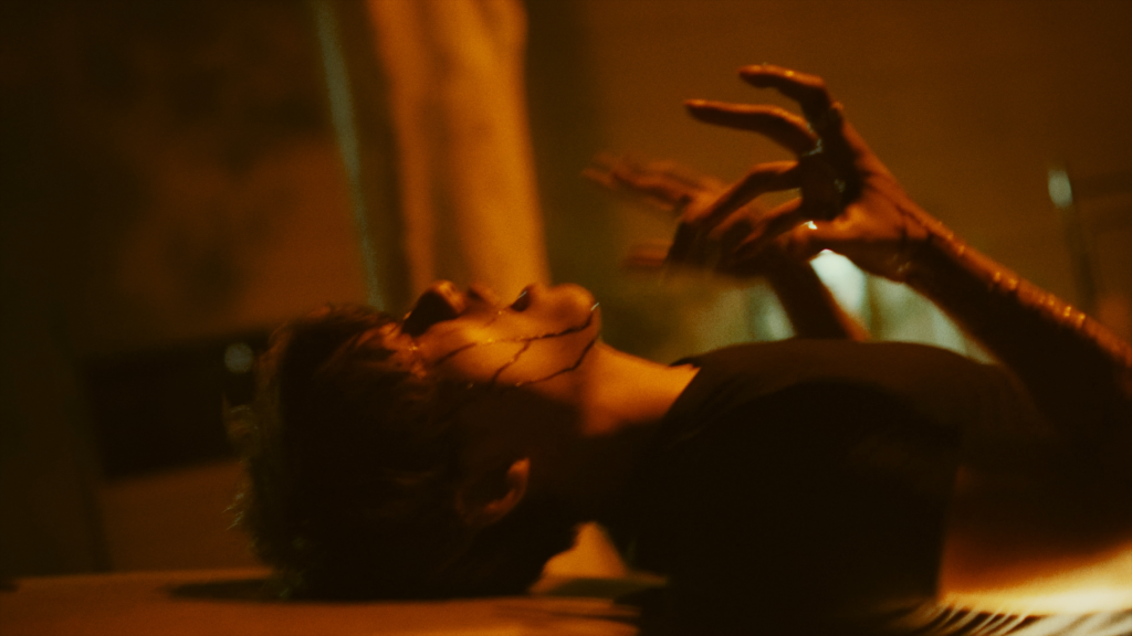 sequence 01.00 02 32 03.still005